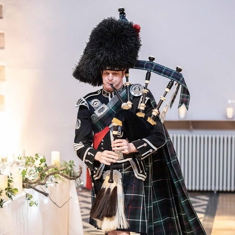 Bagpiper